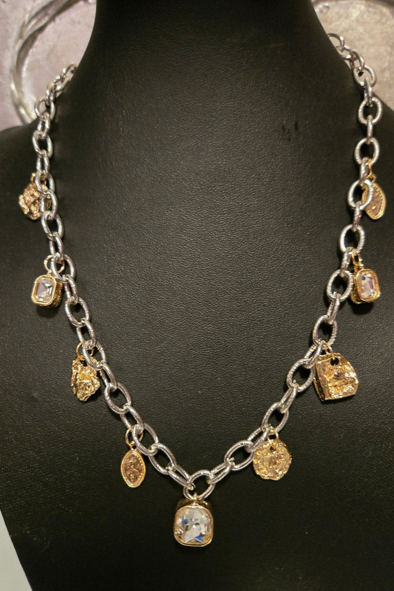 Wanda Pendant Necklace