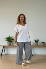 Sara Simple V-Neck Top