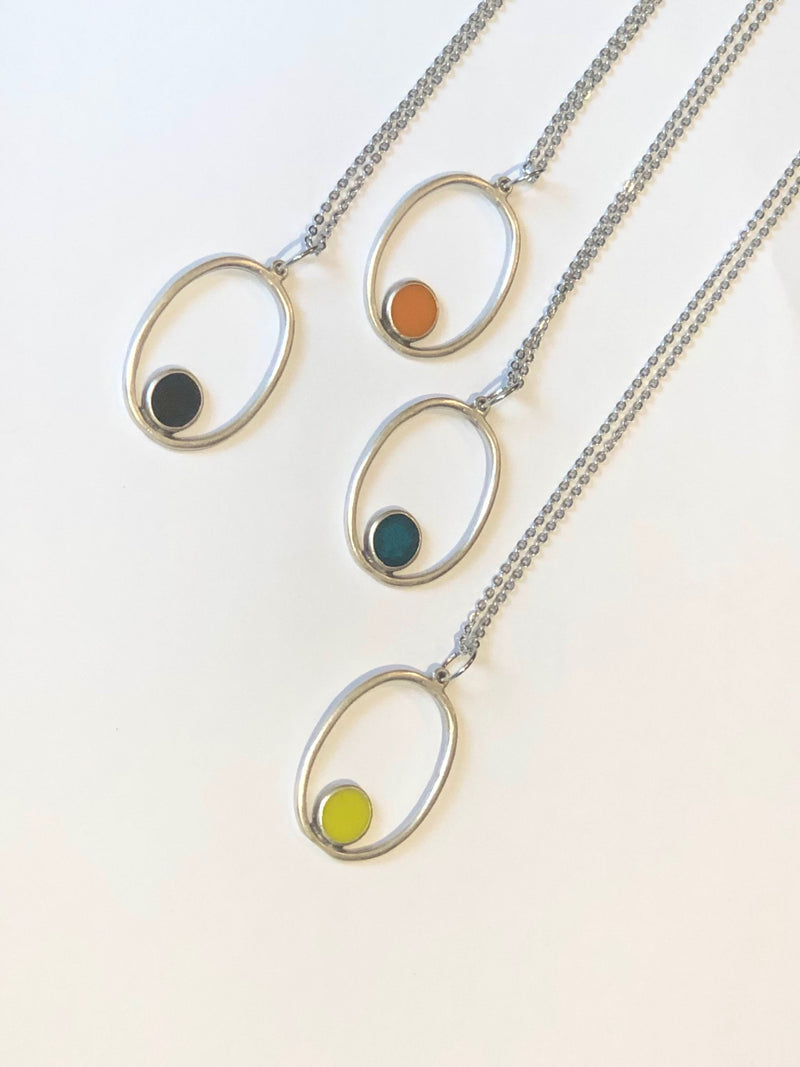 Samantha Oval Necklace