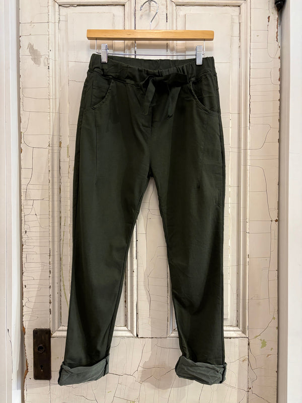 Ezzee Pant