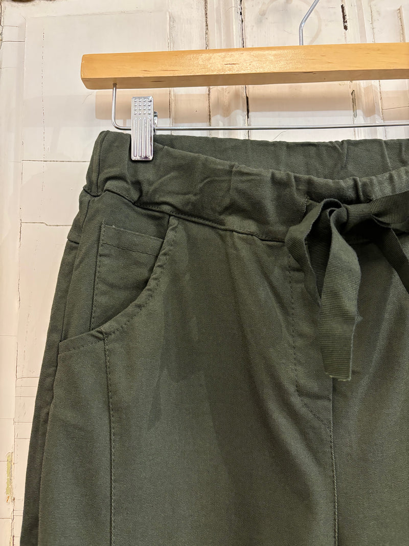 Ezzee Pant