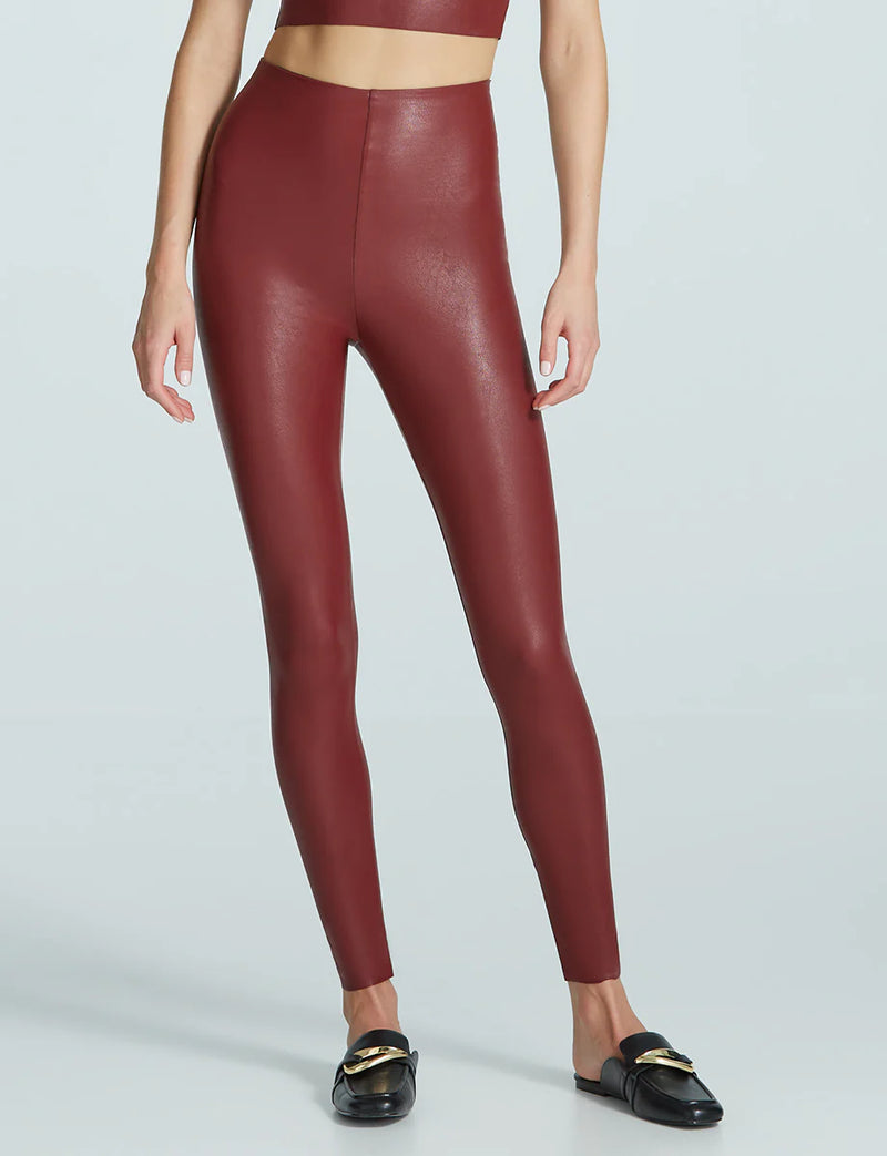 No Boundaries Faux Leather Leggings Size M, The look