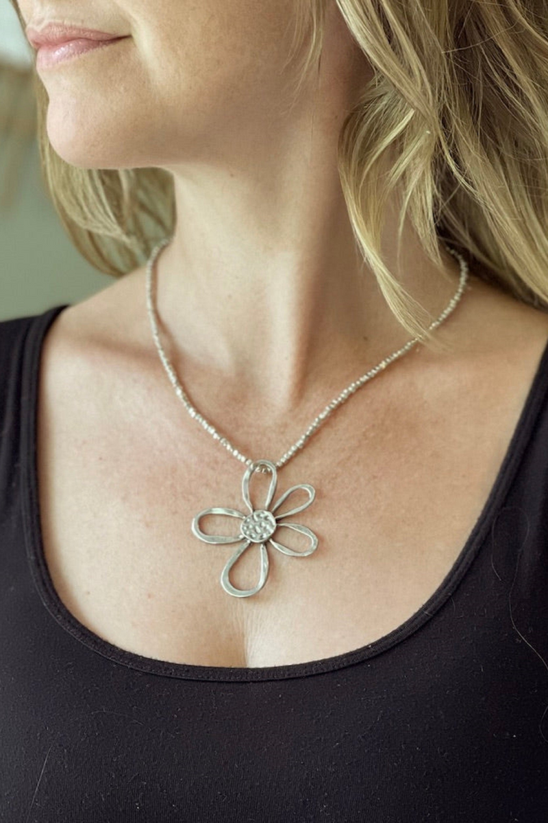 Open Flower Necklace