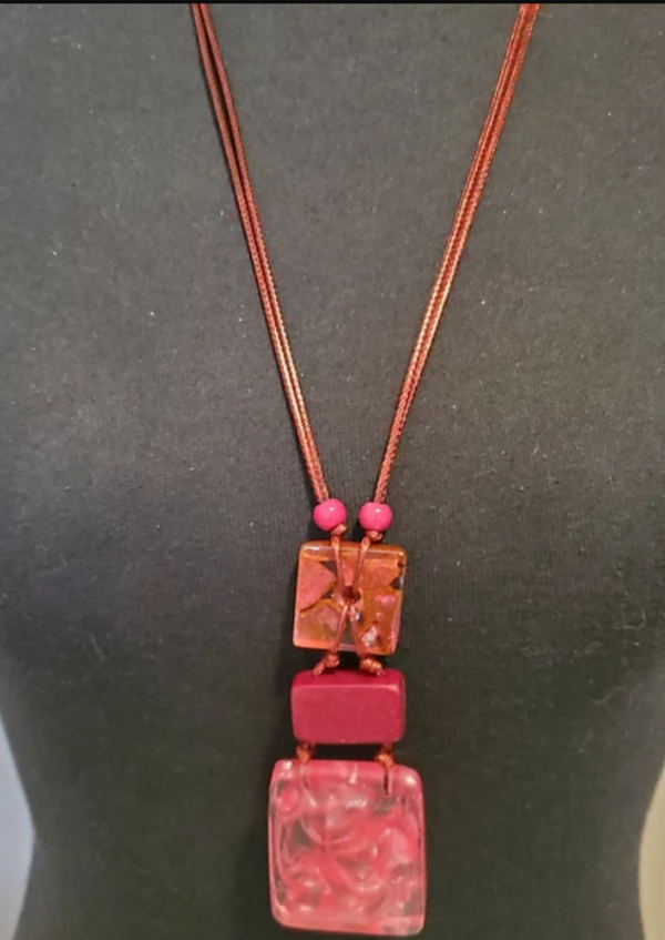 Adelina Necklace MAGENTA